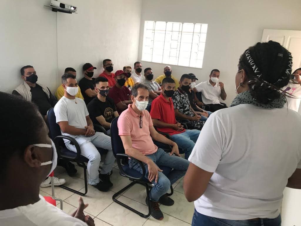 Grupo reflexivo masculino conduzido pelo Instituto Madhu — registro 2